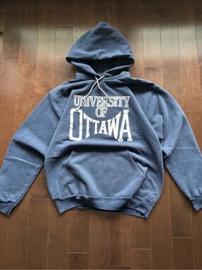 Vintage University of Ottawa 90’s Graphic Navy Blue Hoodie Sweatshirt Size S/M